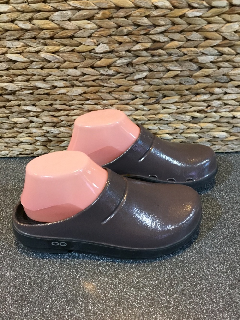 OOFOS Women's Clogs in Brown Unisex W7 M5